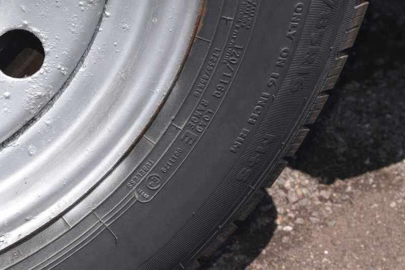 2006 Adam 7302 3 Horse Trailer image 18