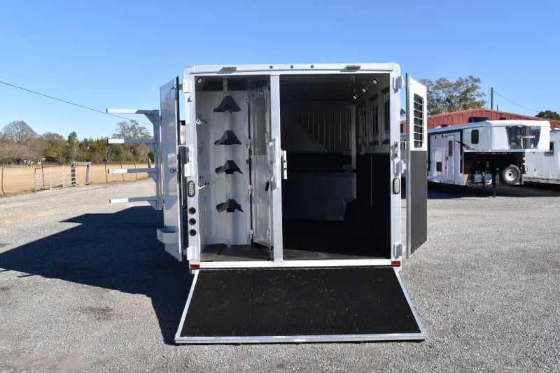 2015 Lakota 8411GLQ 4 Horse Trailer with 11′ Short Wall image 20