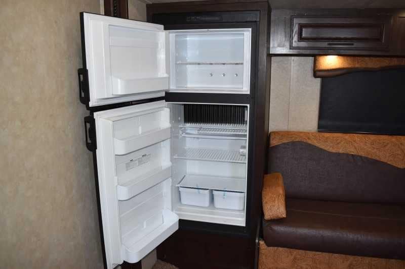 2020 Bison Laredo 3 Horse Trailer with 11′ Short Wall image 15