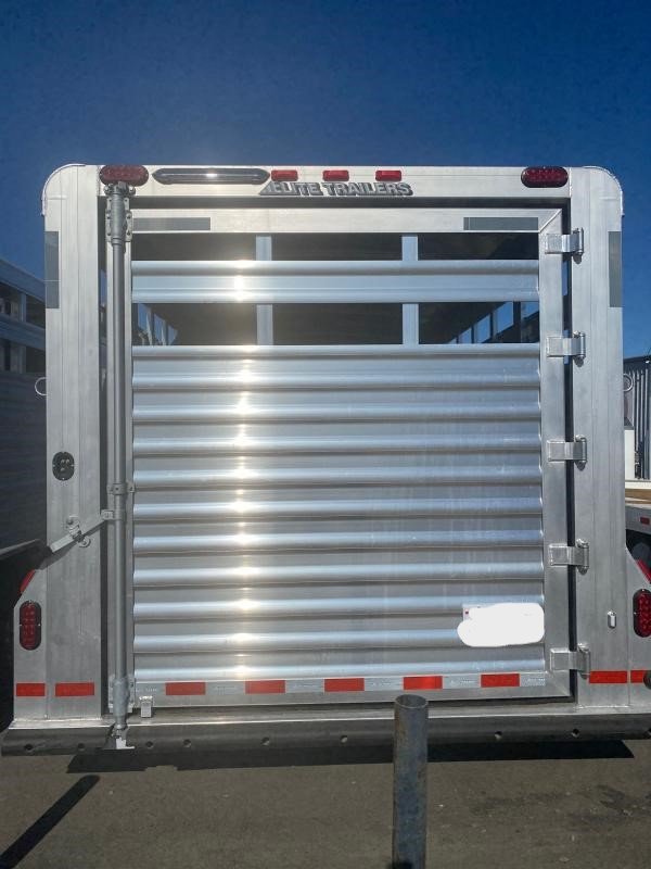 2021 Elite Trailers Slant Load 5 Horse Slant Load image 3