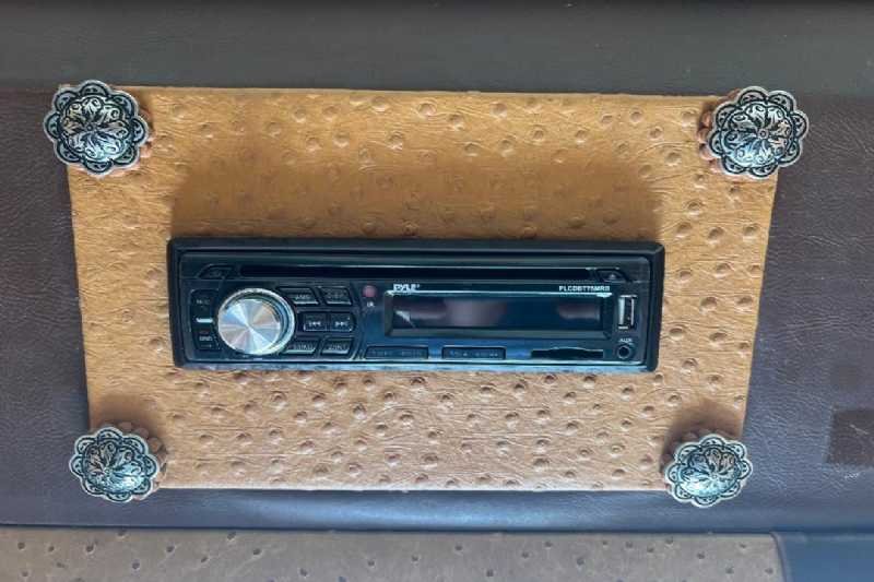 2006 Featherlite 8412LQ 4 Horse Trailer with 12′ Short Wall image 21