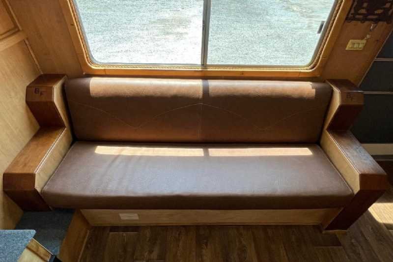 2006 Featherlite 8412LQ 4 Horse Trailer with 12′ Short Wall image 15