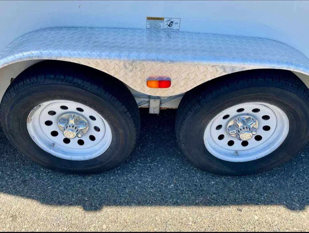 2007 Circle J 2 Horse Trailer Slant Load image 14