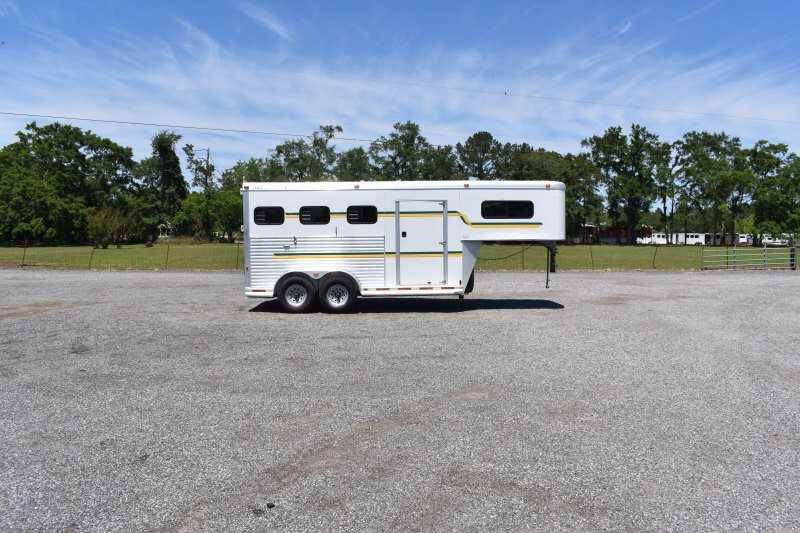 2006 Adam 7302 3 Horse Trailer image 1