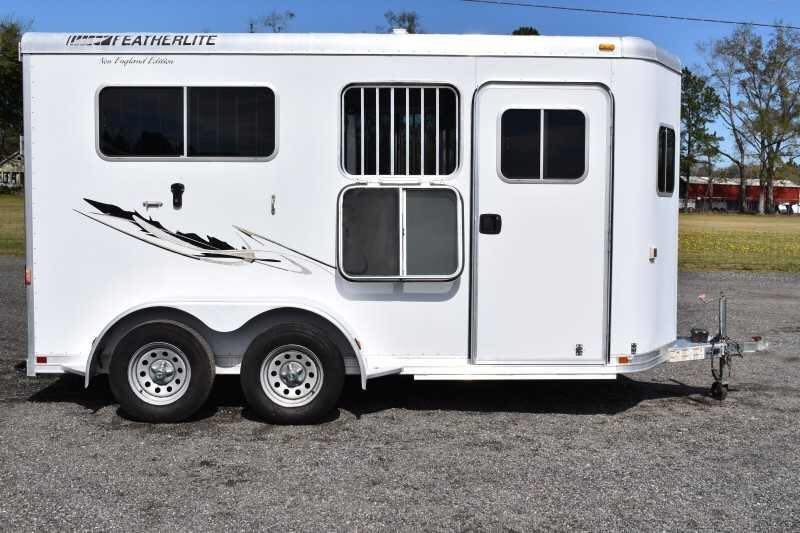 2005 Featherlite 2HST 2 Horse Trailer image 1