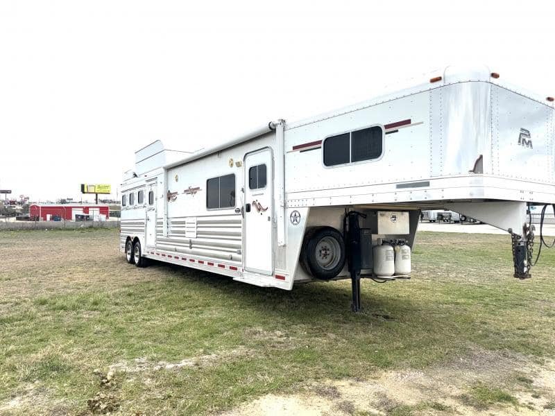 2011 Platinum Coach 4 Horse 15 SW Rear Load Horse Trailer image 2