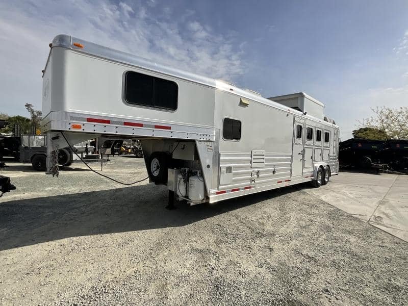 2008 4-Star Trailer 4 horse 12ft Outlaw LQ image 2