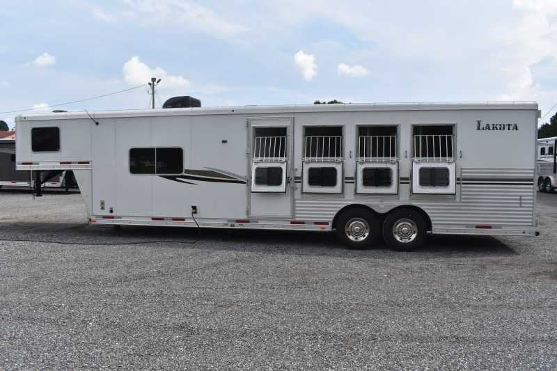2013 Lakota Charger 8411LQ 4 Horse Trailer with 13′ Short Wall image 3