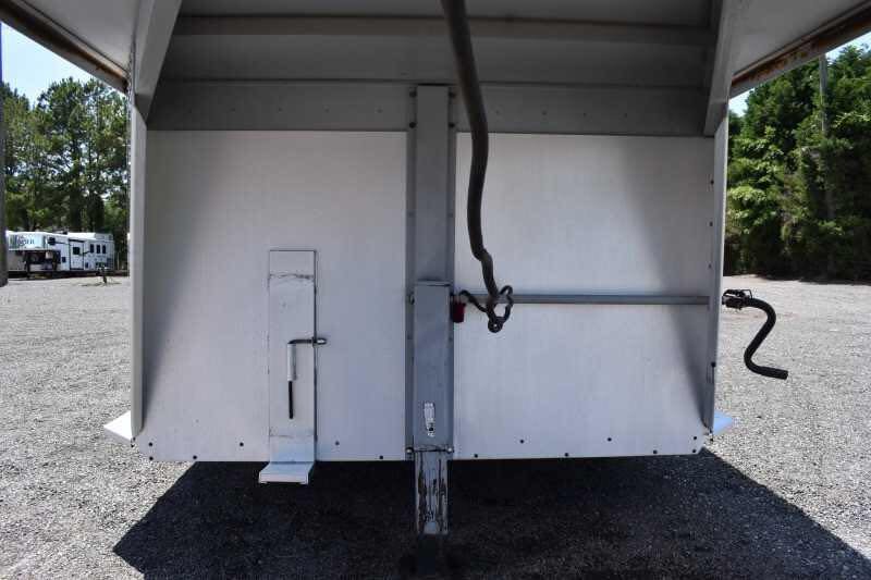 2000 Sundowner 7204GNST 2 Horse Trailer image 2