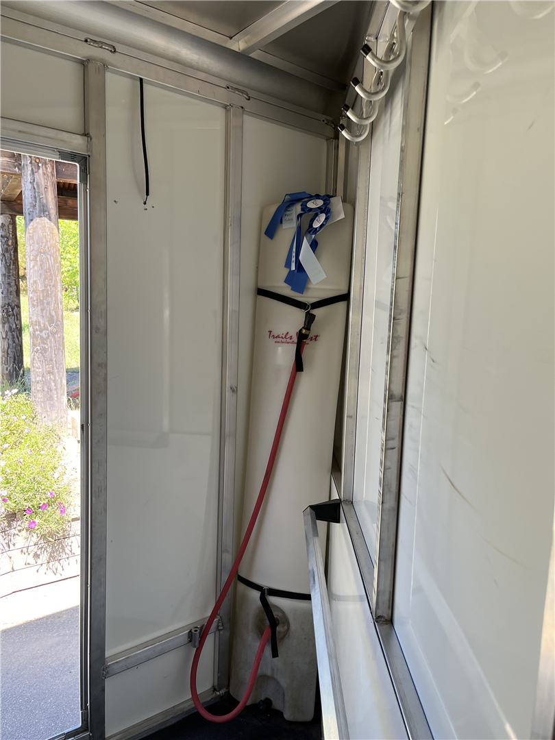 2013 Sundowner Trailers Sportman 3 Horse Triler image 14