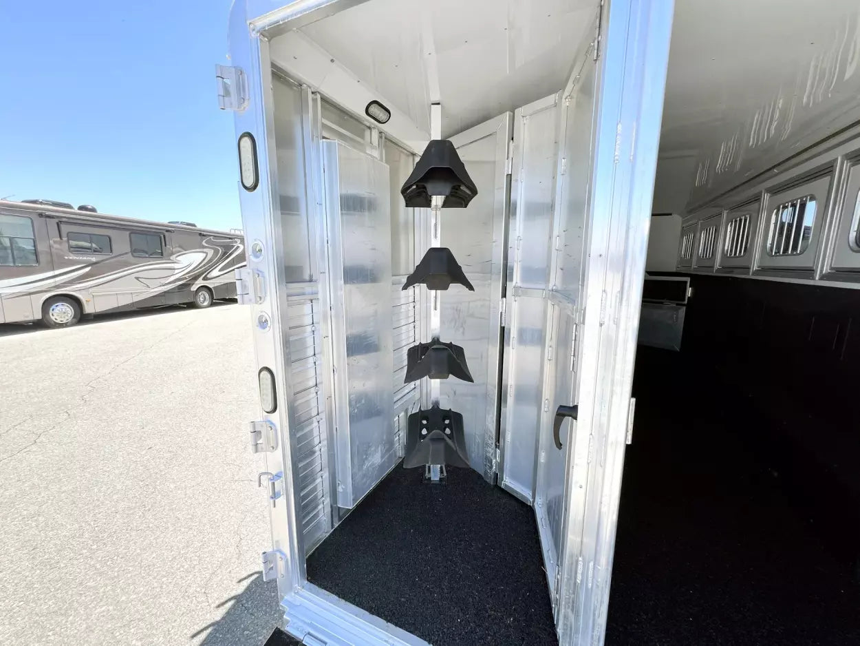 2015 Sooner 6 Horse Gooseneck image 13