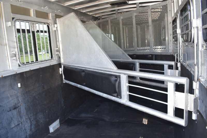 2006 Adam 7302 3 Horse Trailer image 11