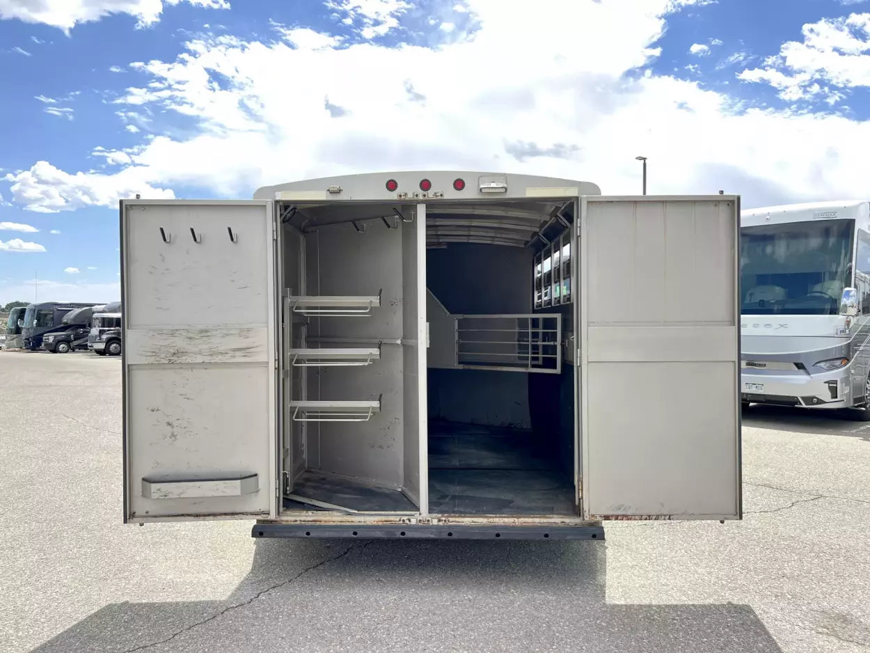 2001 Titan 3 Horse Gooseneck image 7