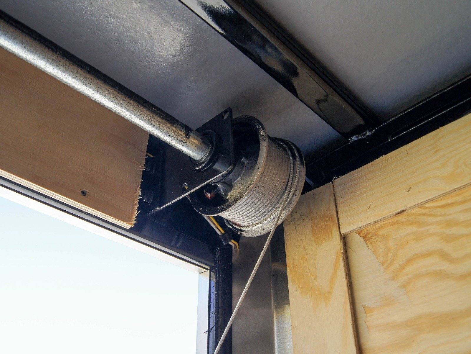 6x14 White Slant Top V-Nose Enclosed Trailer 3,500lb Axle image 12