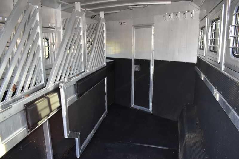 2003 Bloomer 8414LQ 4 Horse Trailer with 14′ Short Wall image 32