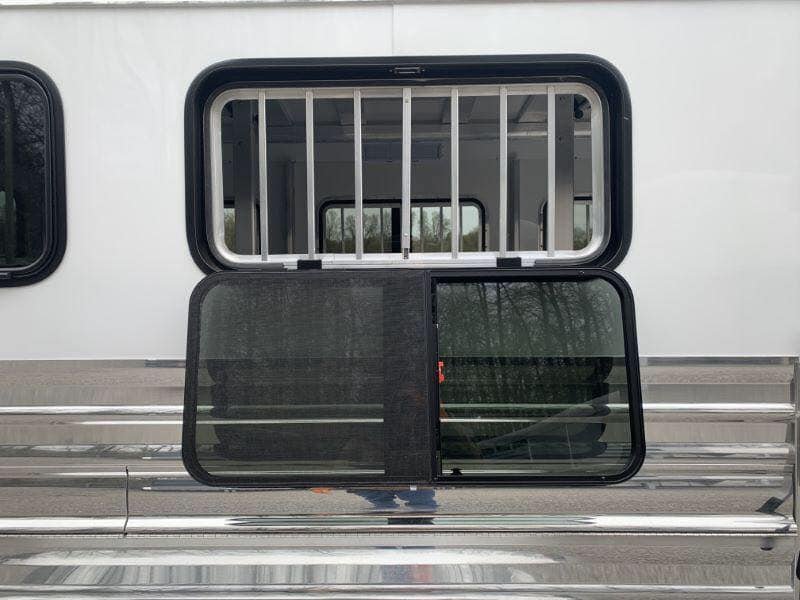 2020 19′ CIMARRON BUMPER PULL 6 PEN STOCK TRAILER image 4