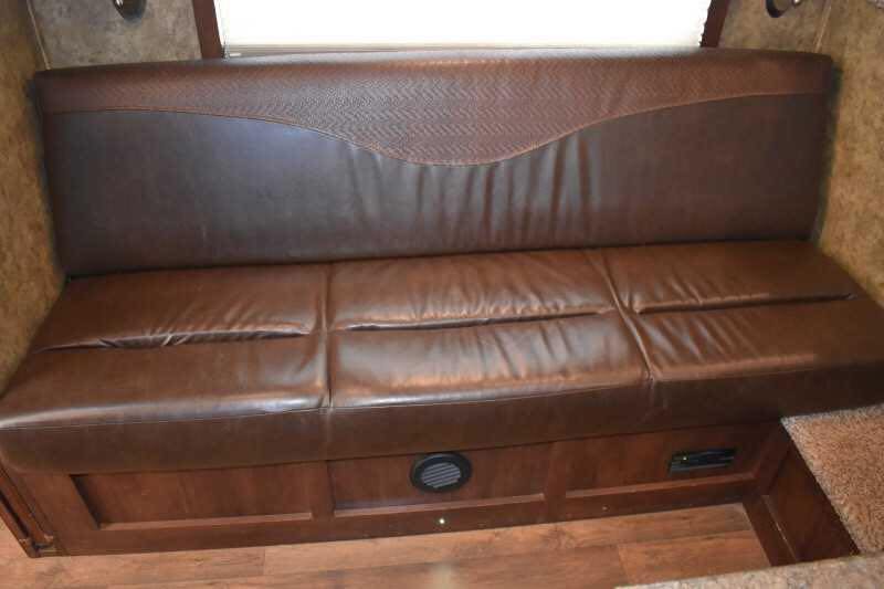 2017 Exiss Escape 7308LQ 3 Horse Trailer with 8′ Short Wall image 11