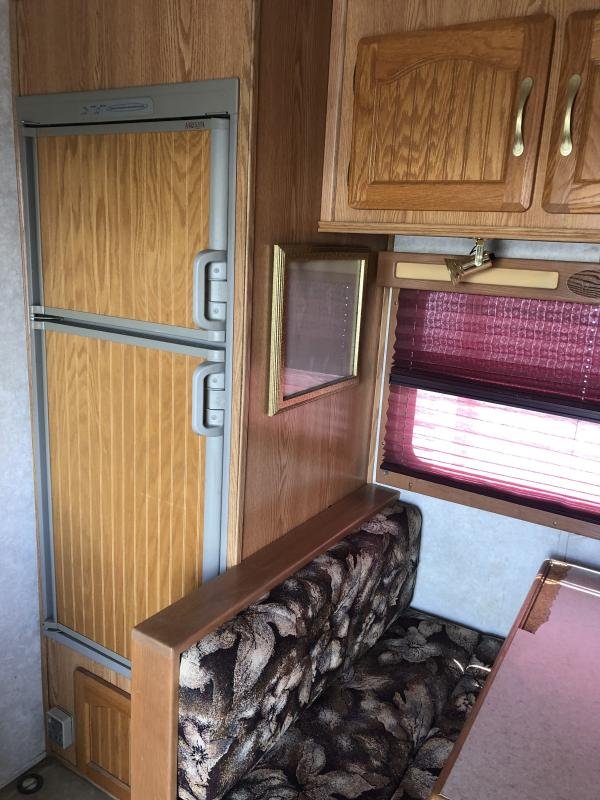 2003 Sundowner Trailers LQ 4H 8010 SIERRA Horse Trailer image 15