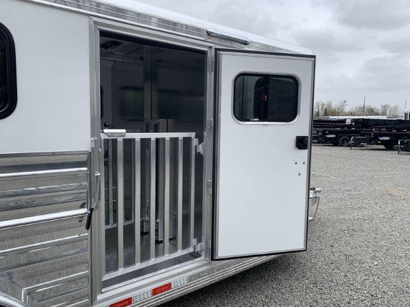 2020 19′ CIMARRON BUMPER PULL 6 PEN STOCK TRAILER image 10