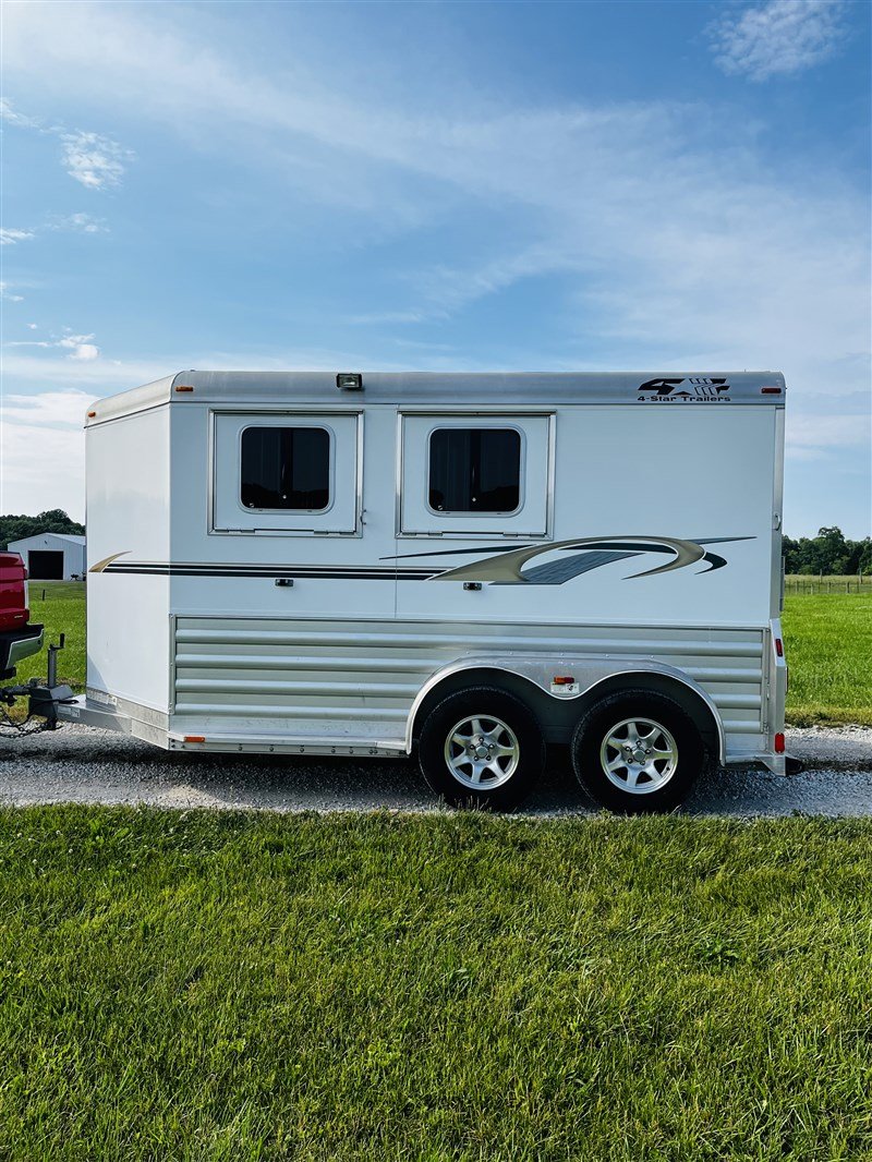 2015 4 Star 2 Horse Slant Load Bumper Pull image 7