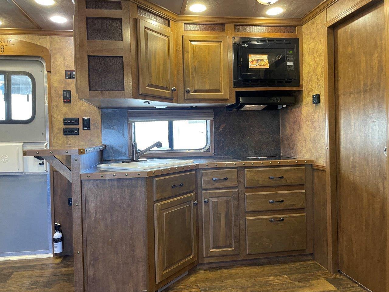 2015 Lakota Bighorn Edition 8414 4 Horse Trailer With Living Quarters “1 Slide” image 16