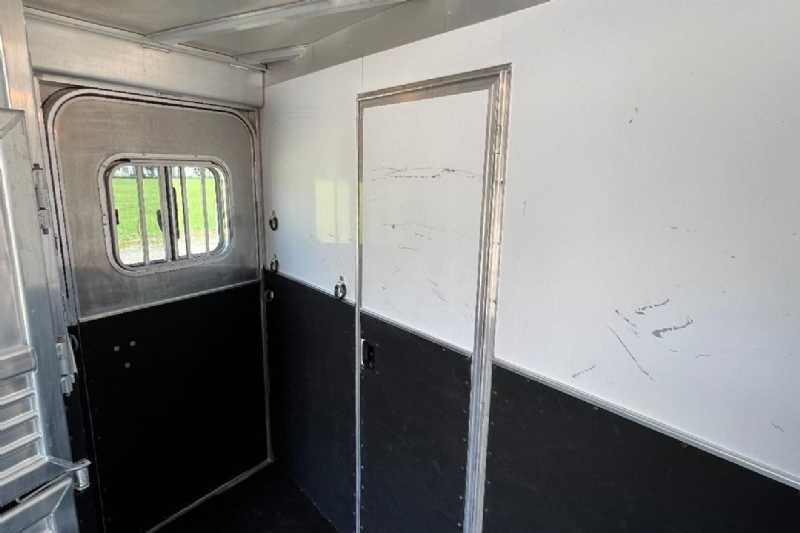 2006 Featherlite 8412LQ 4 Horse Trailer with 12′ Short Wall image 11
