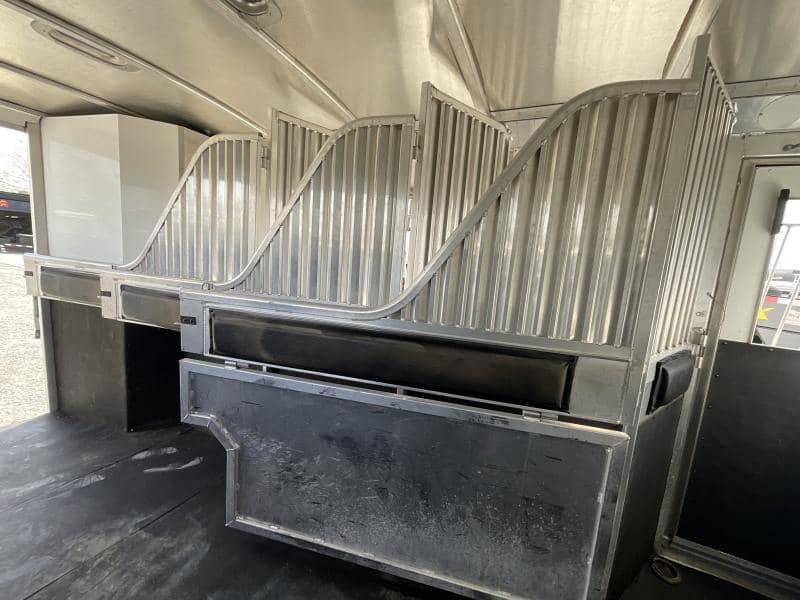 2008 4-Star Trailer 4 horse 12ft Outlaw LQ image 31