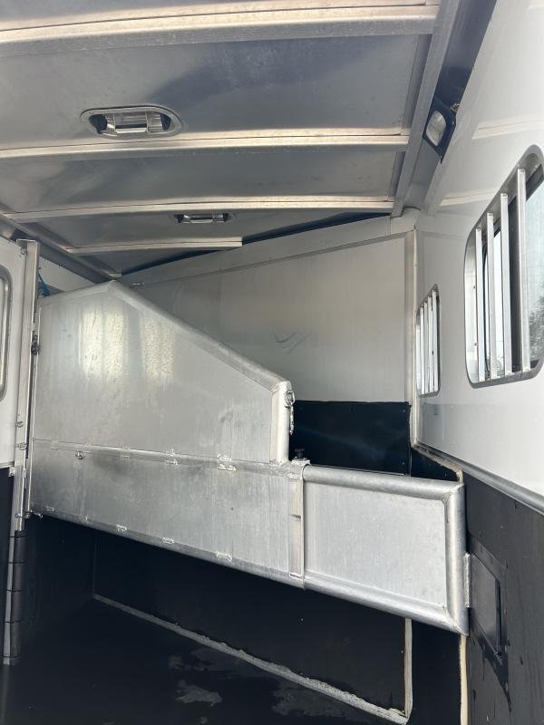 2007 Exiss 2 Horse Trailer image 6