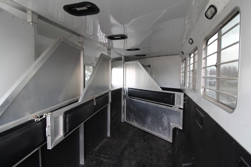 2008 Lakota 8415 w/Slide out 4 Horse Trailer image 24