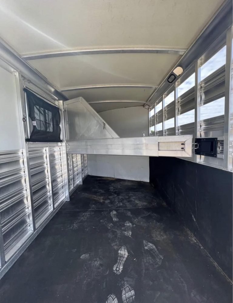 2013 model Cimarron 3 Horse Bumper Pull image 5