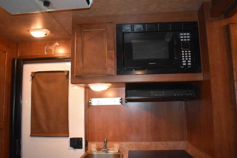 2014 Shadow 7208GLQ 2 Horse Trailer with 8′ Short Wall image 10