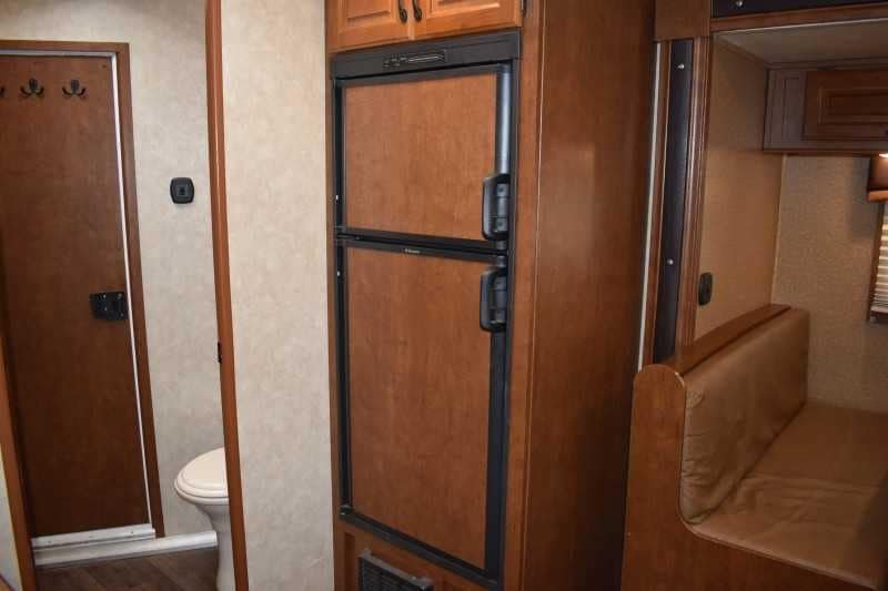 2015 Bison Ranger 3LQ Horse Trailer with 10′ Short Wall image 10