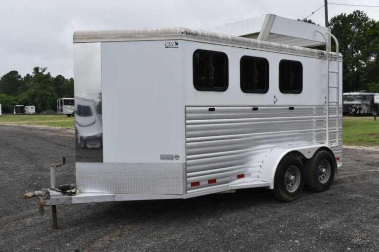 2012 CM 3HBP 3 Horse Trailer image 13