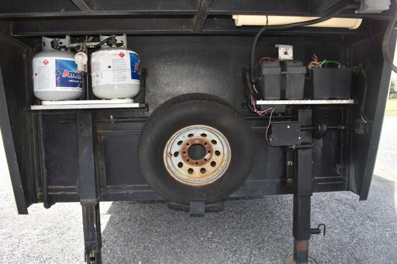 2007 American Spirit 8308LQ 3 Horse Trailer with 8′ Short Wall image 5