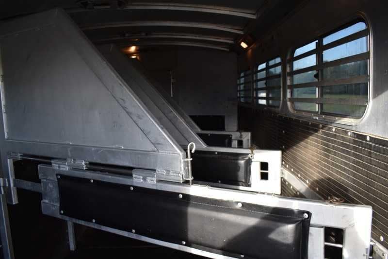 2006 Platinum 8410LQ 4 Horse Trailer with 9′ Short Wall image 23