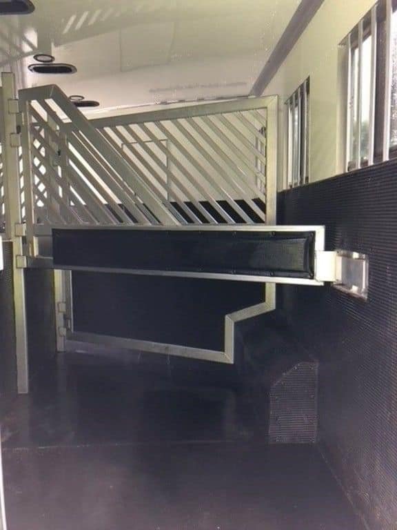 2009 Bloomer Trailers Evolution 10th Anniversary Edition 3-H 11′ LQ image 23