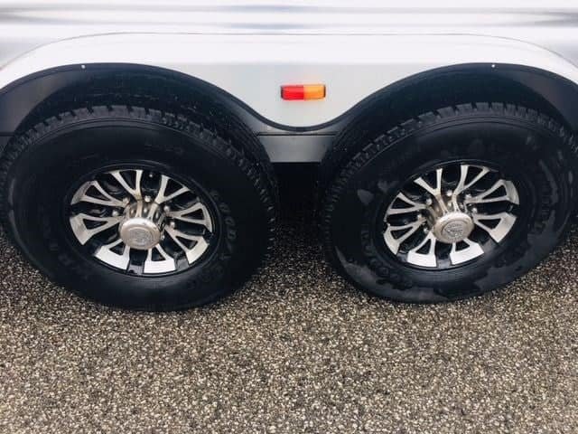 2018 Platinum Coach 3 Horse Bumper Pull image 1