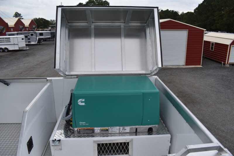 2021 Lakota BigHorn 8519TBB 5 Horse Trailer with 19′ Short Wall image 24