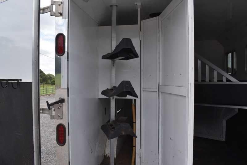 2015 Bison Ranger 3LQ Horse Trailer with 10′ Short Wall image 22
