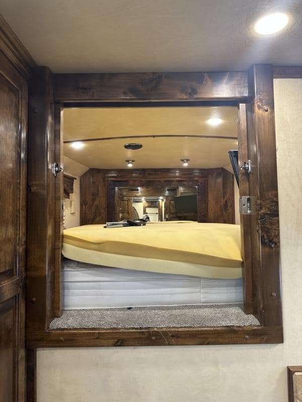 2007 4 Star 4 Horse 14′ Outlaw LQ Slide Out image 23