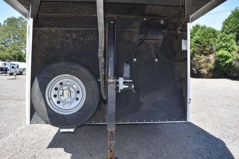 2014 Sundowner 2 Horse Gooseneck Trailer image 10