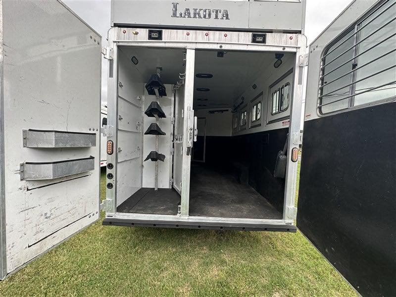2014 Lakota Bighorn 8416, Generator, Couch, Dinette 17’ Shortwall, 4 Horse Trailer, 12′ Slide. image 5