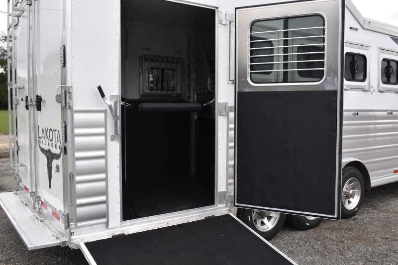 2021 Lakota BigHorn 8519TBB 5 Horse Trailer with 19′ Short Wall image 16