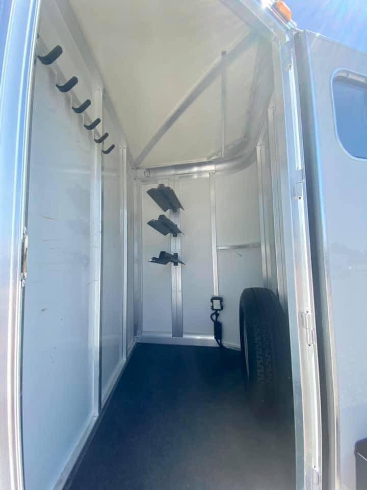 2011 Cimarron 3 Horse Bumper Pull image 4