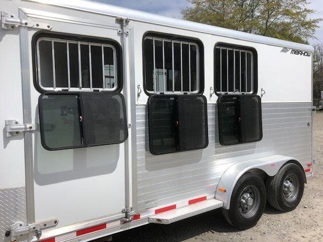 2010 Merhow 3 Horse Slant Load Bumper Pull image 11