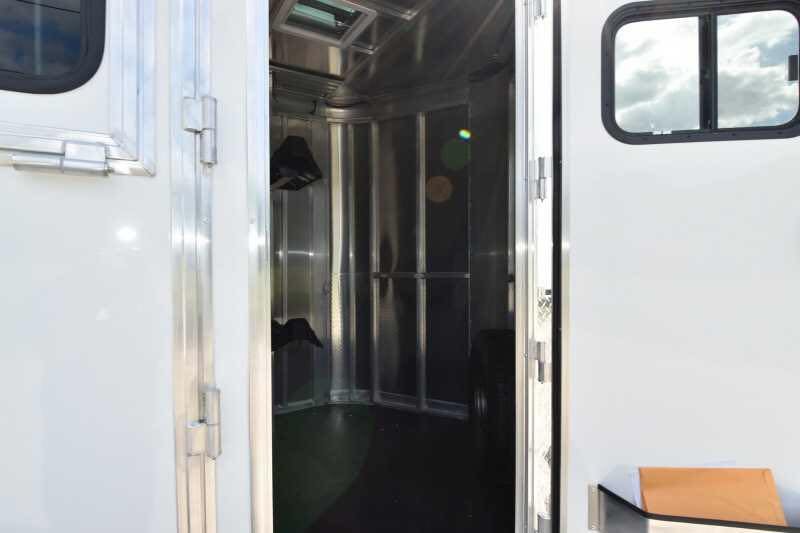 2018 Lakota 2HBPST 2 Horse Trailer image 4