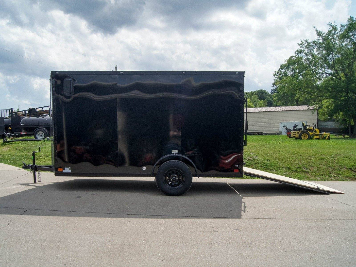 6x12 Enclosed Trailer Black V-Nose Blackout Package 3,500lb Axle Storage image 13