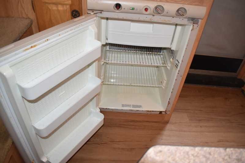 2007 American Spirit 8308LQ 3 Horse Trailer with 8′ Short Wall image 13