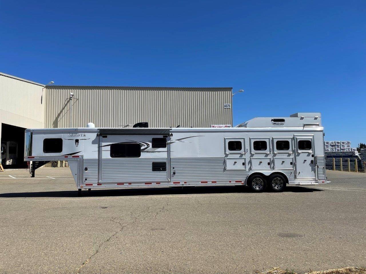 2015 Lakota Bighorn Edition 8414 4 Horse Trailer With Living Quarters “1 Slide” image 2