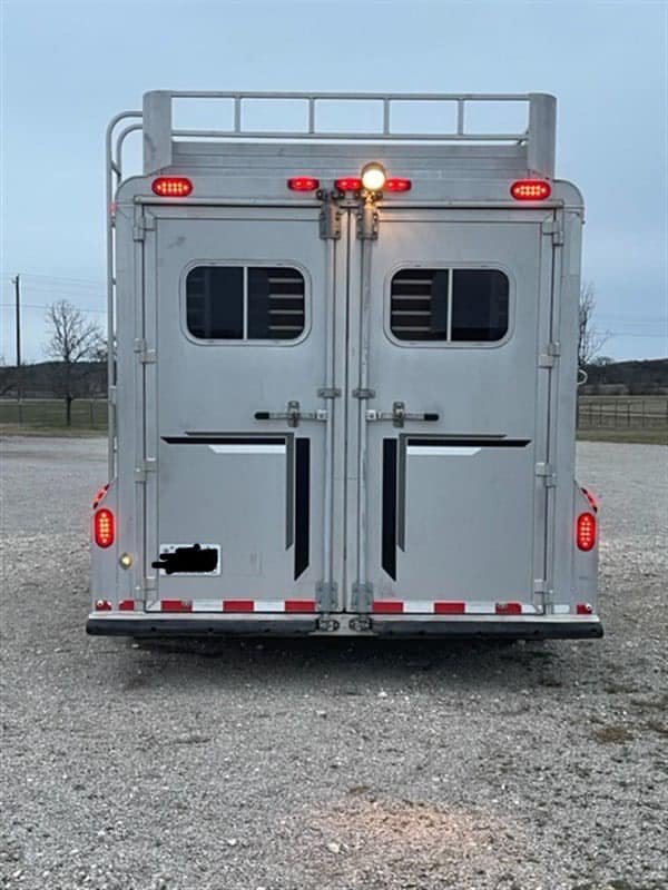 1999 Elite Custom 3 Horse Trailer image 13